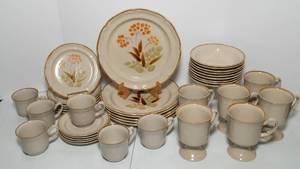lot 238 image: Red Owl Stoneware Set of 6  The Classics by Hearthside