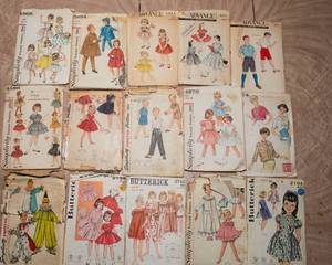 lot 253 image: 15 Different 1950s Sewing Patterns  Retro & Unique