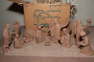 lot 286 image: Bisque Ware Nativity Scene  Ready to Be Painted