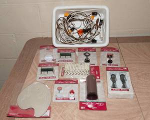 lot 280 image: Christmas Village Accessories