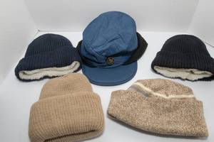 lot 299 image: Six Mens Winter Hats