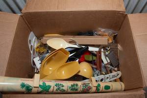 lot 338 image: Box of Miscellaneous Kitchen Utensils  Assorted Lot