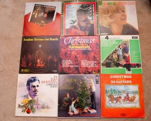 lot 352 image: Variety of 9 Vintage Christmas Albums #1 - Doris Day, Slim Whitman, Jim Nabors
