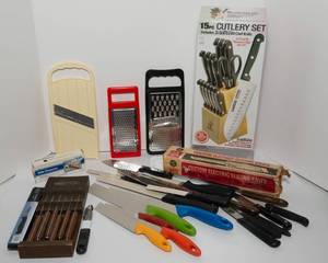 lot 393 image: Variety of Knives - Includes Brand New Knife Set