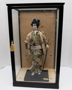 lot 401 image: Vintage Japanese Doll with Display Case