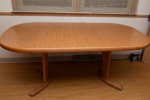 lot 403 image: Laminate Top Dining Table  39 x 71 (Includes 18 Leaf)