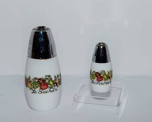 lot 405 image: Vintage Corning Ware Spice of Life Sugar Shaker and Salt Shaker