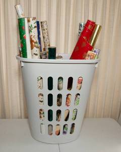 lot 420 image: Gift Wrapping Paper and Container
