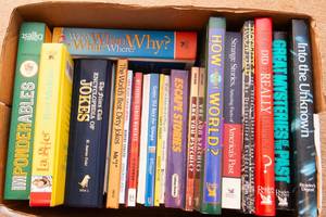lot 489 image: Miscellaneous Books, Including Joke Books and Readers Digest Publications
