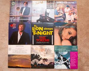 lot 517 image: Lot of 9 Vintage LP Vinyl Records - Various Artists and Genres - The Tokens
