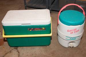 lot 530 image: Two Retro Coolers - Coleman and Igloo Barrel of Fun