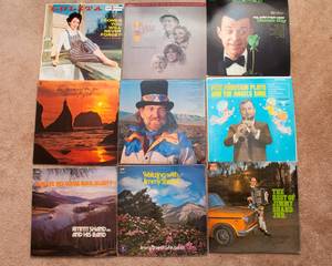 lot 542 image: Lot of 9 Vintage LP Vinyl Records - Various Artists & Genres - Willie Nelson, Lolita