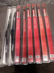 lot 3 image: 8 Ford Motorcraft Windshield Wiper Blades