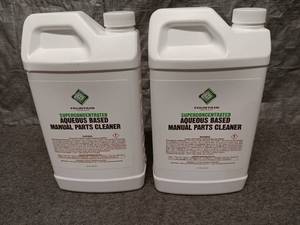 lot 26 image: Pair of Fountain Industries Superconcentrated Aqueous Based Manual Parts Cleaner 32 Oz Each