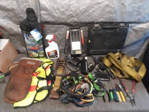 lot 85 image: Mixed Lot of Automotive Tools and Safety Equipment