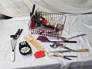 lot 33 image: Large Collection of Kitchen Utensils and Gadgets