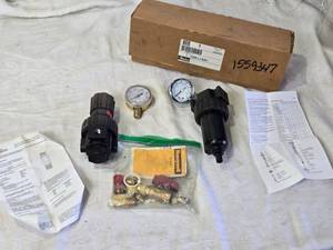 lot 40 image: Parker 06R118AC 14 Regulator with Gauges and Fittings