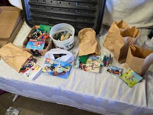 lot 57 image: Lot of Approx. 8 Used LEGO System Sets - Unchecked for Completeness