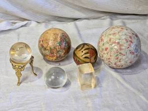 lot 94 image: Decorative Crystal and Globes Including Stand