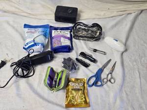 lot 106 image: Personal Care and Grooming Items