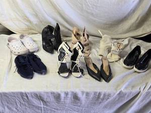 lot 138 image: Assorted Shoes and Sandals Various Sizes Mostly Size 7