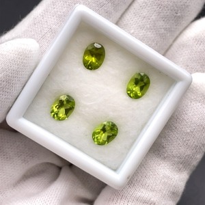 5.38 CT Lot  4 Vibrant Oval Peridot