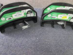 lot 68 image: 4- Expert Gardener Hose Hangers...