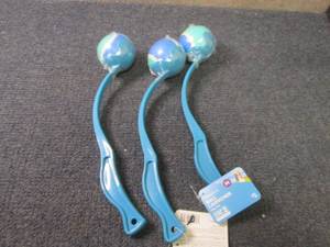 lot 106 image: 3 Ball Launchers...