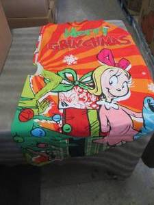 lot 190 image: 4 Grinch 48 inch Tree Skirts...