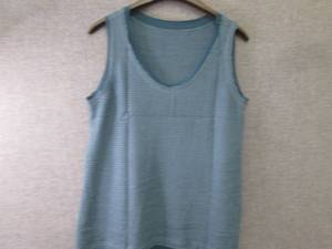 lot 200 image: 2 Small, 3 Large Ladies Tanks...