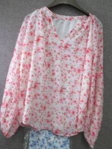 lot 202 image: 2 Large Ladies Tops...