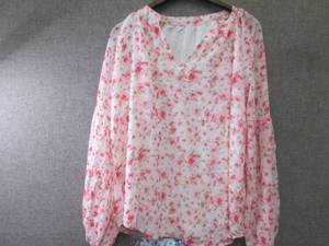 lot 203 image: 2 Large Ladies Tops...