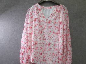 lot 204 image: 2 Large Ladies Tops...