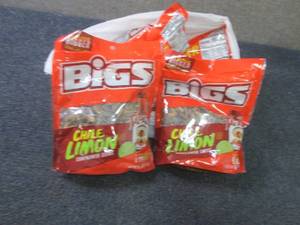 lot 250 image: 6- 5.35 oz Bigs Chile Lemon Sunflow...