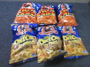 lot 252 image: 6 Andy Caps Snacks...