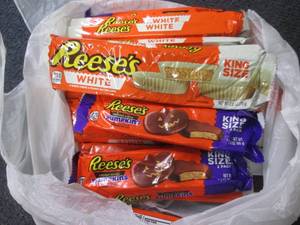 lot 262 image: 12-  Reeses White& Pumpkins King S...