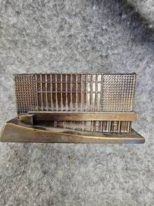 lot 54 image: Vintage First National Bank Cast Coin Bank wKey, Like New Condition