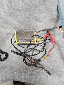 lot 57 image: Brinkman Q Beam Light and Pro Sport Marine 12Volt Charger
