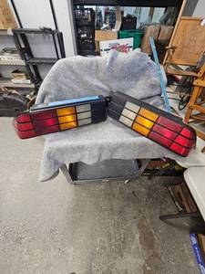 lot 61 image: Chevrolet 82-89 Camaro Iroc Tail Lights