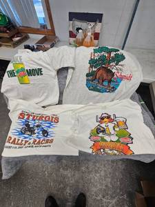 lot 82 image: Schmidt Beer T-shirtsMellow YellowSturgis
