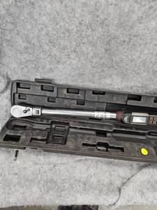 lot 120 image: 2024 MATCO 12 Digital Torque Wrench, Swivel Hand