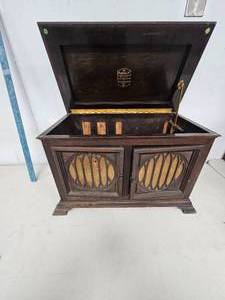 lot 128 image: 1940s RCA Radio Mini Cabinet with Opening Doors, 23