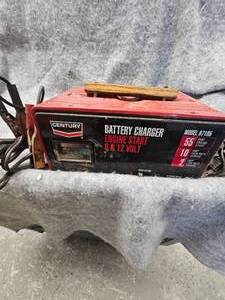 lot 144 image: Century 55 amp Battery Charger