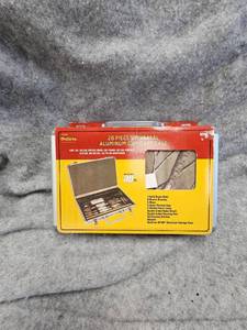 lot 164 image: Outers Gun Cleaning Kit, Like New