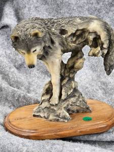 lot 183 image: Nomad Wolf Statue, Will Creek Studio Designs