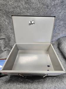lot 178 image: Sentry Smaller Lined Fireproof Safe