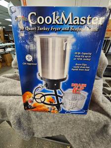 lot 179 image: Masterbuilt Cook Master Turkey Fryer, LIke New in Box