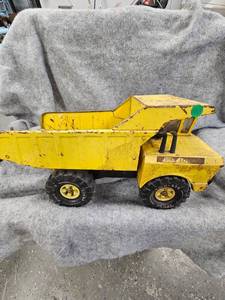 lot 182 image: Original Steel Tonka Dump Truck