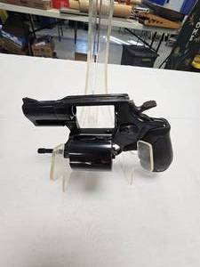 lot 298 image: Taurus Model 405, 40 SW, 5 Shot Revolver, Blued(shows wear), wMoonclip,(full)