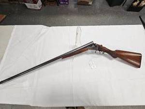 lot 302 image: Remington Arms 12ga Double Barrel, Butt Plate chipped, Wood Perfect, Very Clean